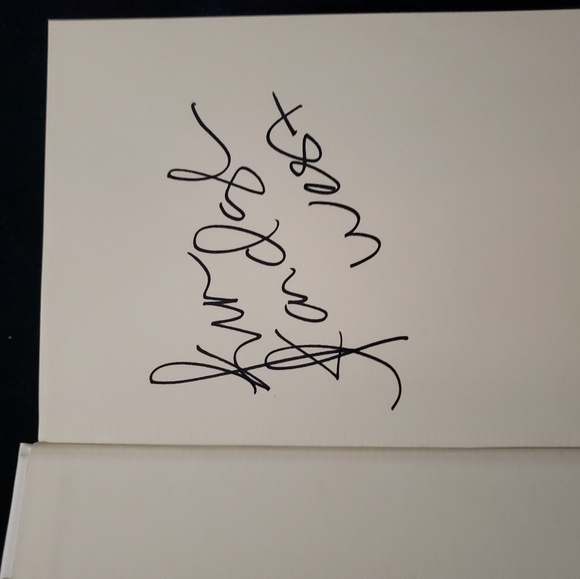 Kim Kardashian West Selfish Autographed book - Picture 2 of 4